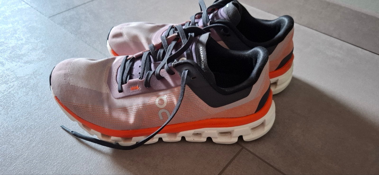 On Cloudflow 4 schoenen hardloopschoenen maat 38,5  igs, Sport en Fitness, Loopsport en Atletiek, Overige merken, Gebruikt, Hardloopschoenen