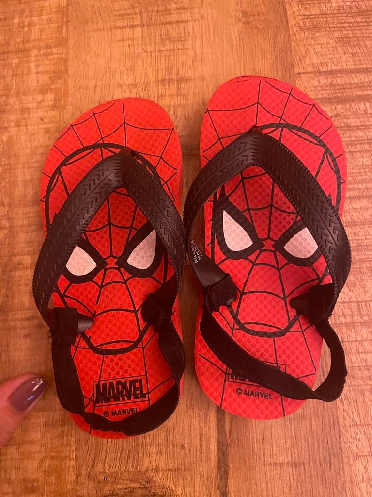 Marvel Spiderman slippers 4 jaar, Kinderen en Baby's, Kinderkleding | Schoenen en Sokken, Ophalen of Verzenden, Zo goed als nieuw