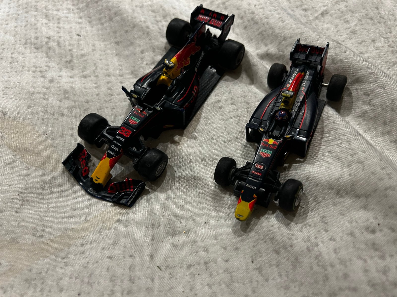 Red Bull Racing F1 modelauto's (2 stuks), Ophalen of Verzenden, Zo goed als nieuw