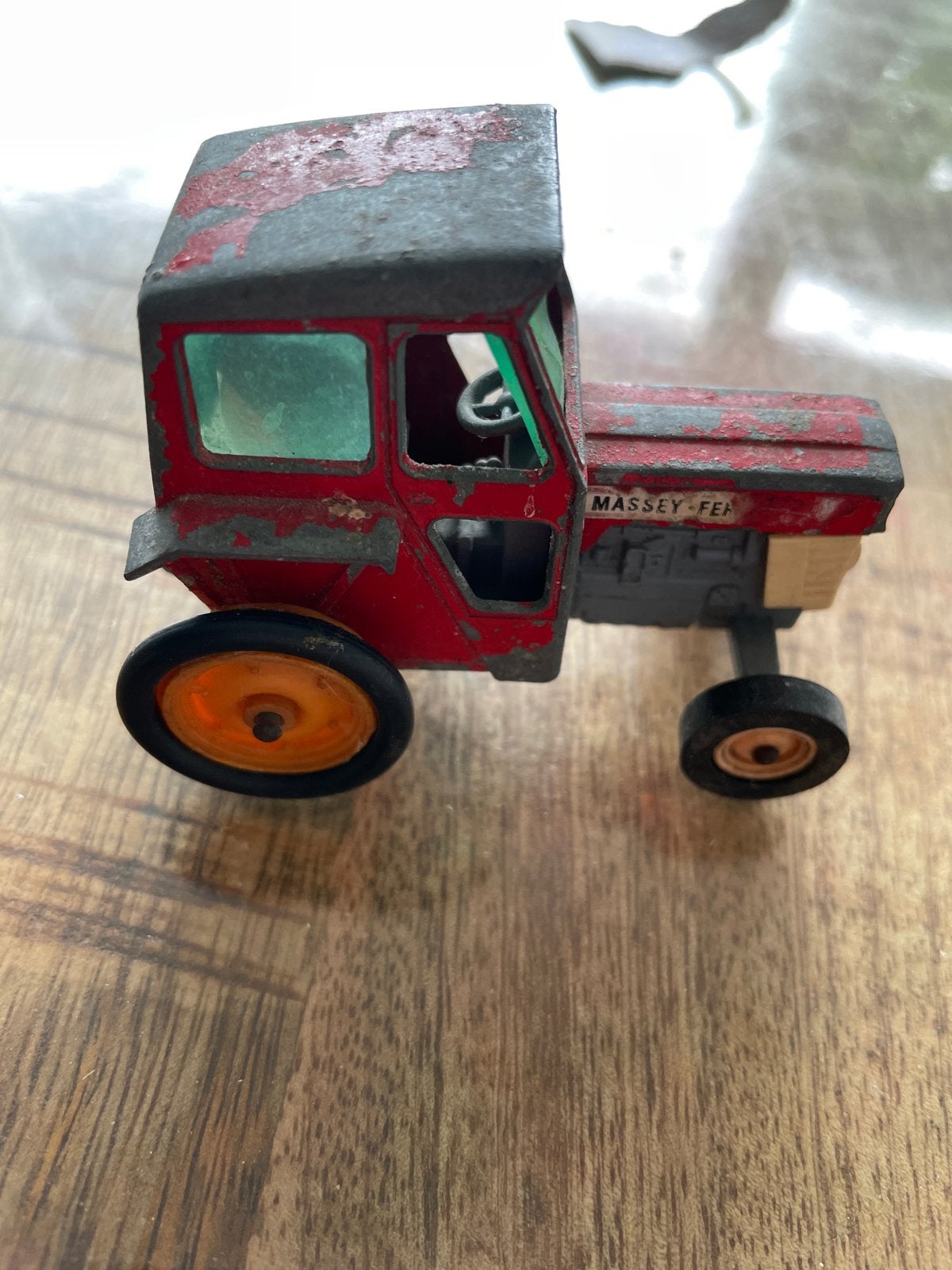 Antieke Massey Ferguson tractor speelgoedmodel, Kinderen en Baby's, Speelgoed | Speelgoedvoertuigen, Ophalen of Verzenden, Gebruikt