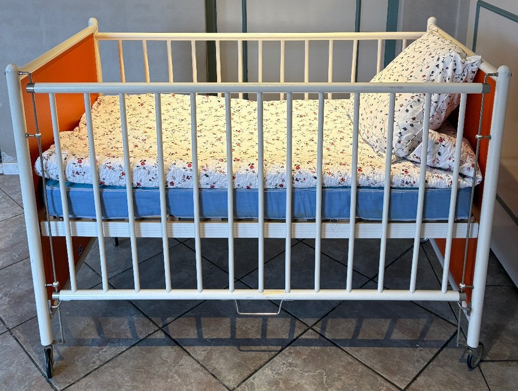 Verstelbaar ledikantje op wielen van Paidi  Jaren ‘60/‘70, Kinderen en Baby's, Ophalen, Gebruikt, Ledikant