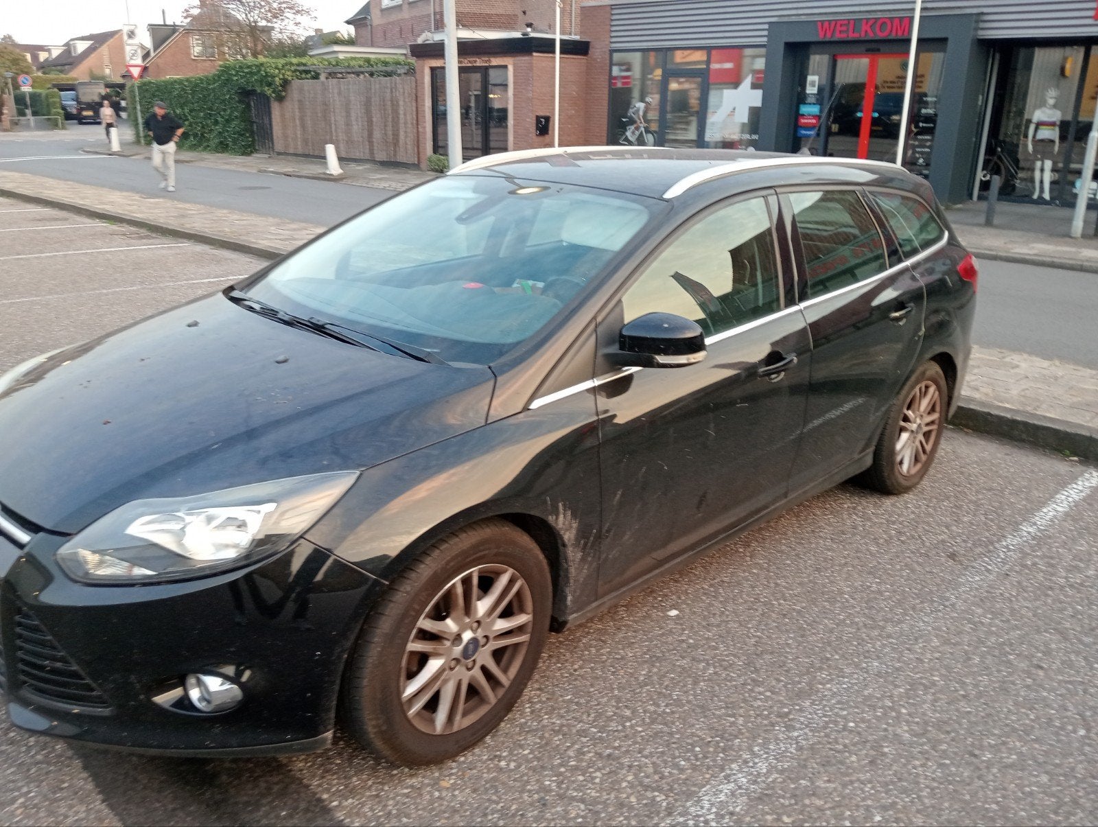 Ford Focus 1.0 Ecoboost 92KW Wagon 2012 Zwart, Auto's, 125 pk, Zwart, Origineel Nederlands, Handgeschakeld