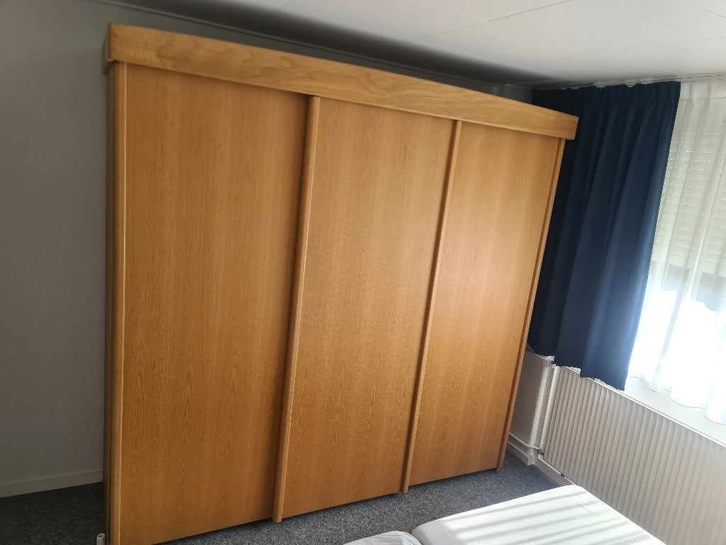 Kledingkast, Ophalen, Gebruikt, 200 cm of meer, Met plank(en)
