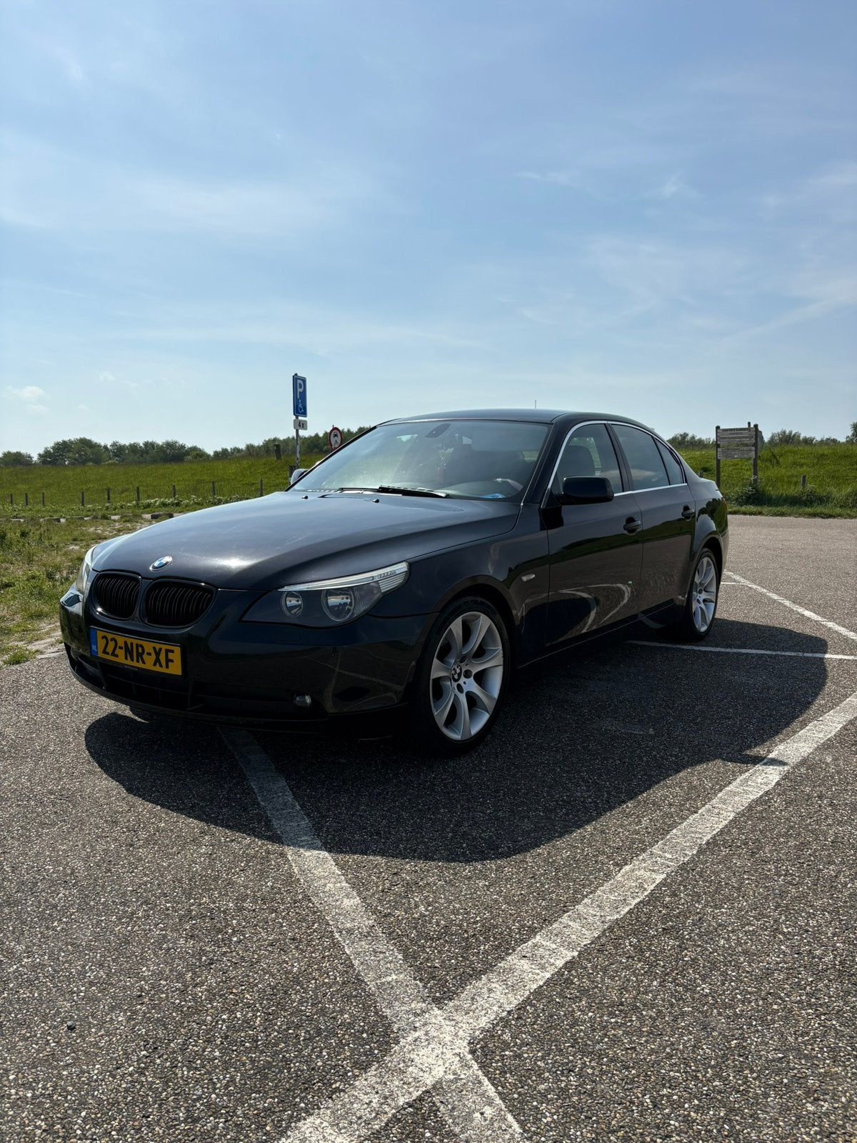 BMW 5-Serie 2.2 520i 2004 Zwart, Auto's, BMW, 2171 cc, Metallic lak, Zwart, Handgeschakeld