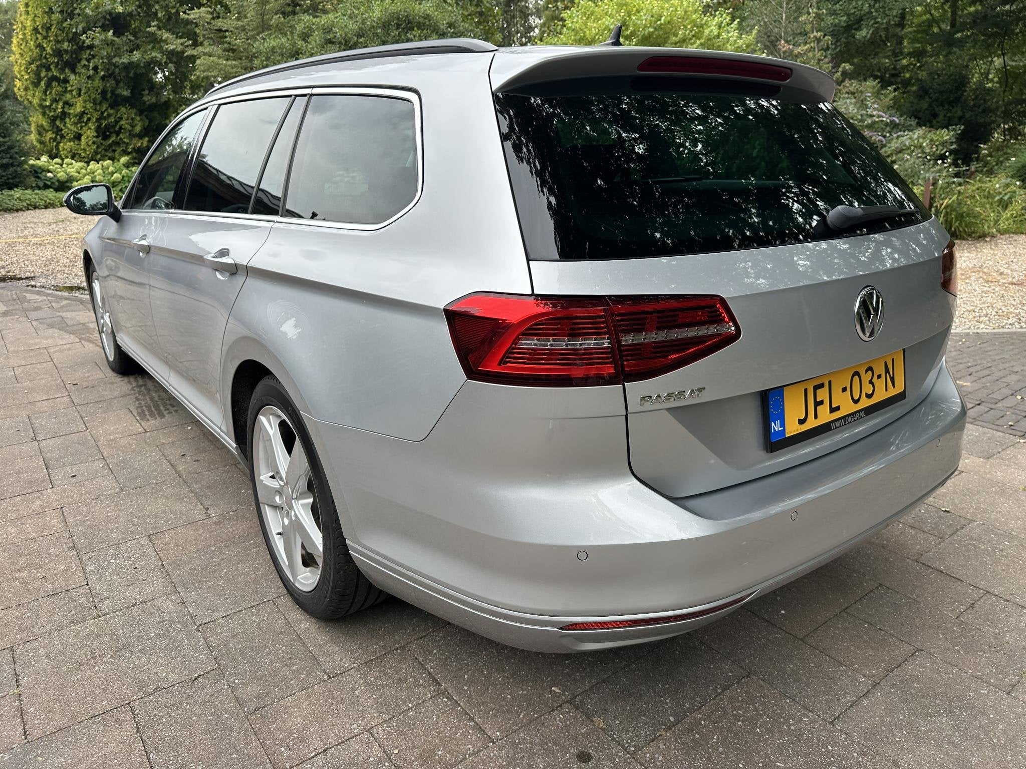 Volkswagen Passat Variant 1.5 TSI Comfortline LED koplampen, Dealer onderhouden, 4 cilinders, 1365 kg, 1600 kg