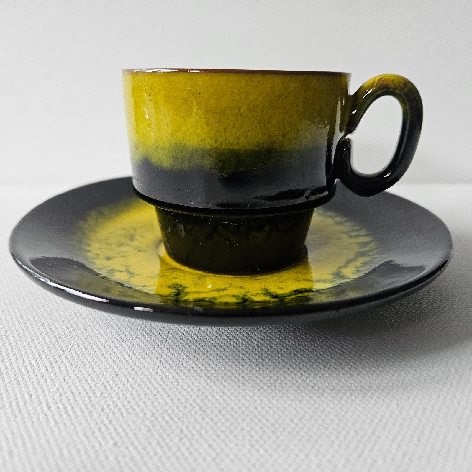 Vintage kop en schotel, geel/zwart, uniek design, Ophalen of Verzenden