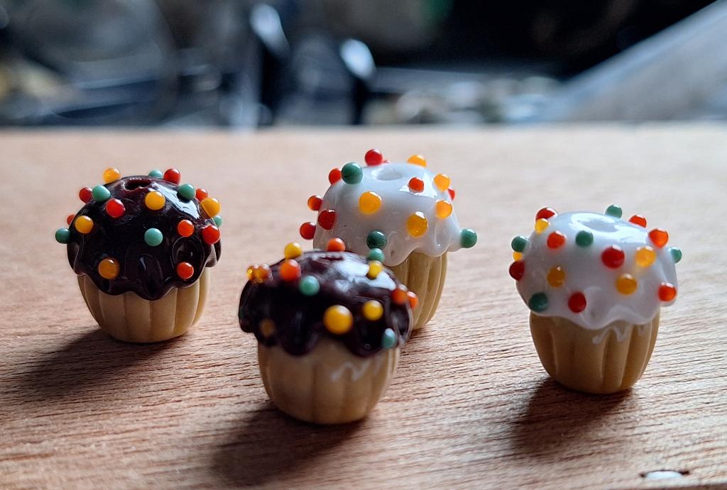 4 x handgemaakte lampwork glas kraal " cupcake ", Verzenden, Nieuw, Kraal