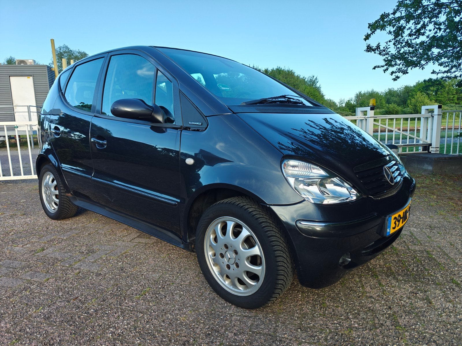 Mercedes-Benz A-Klasse 1.6 A160 Classic 2001 Grijs, Voorwielaandrijving, Stof, 40 €/maand, Zwart