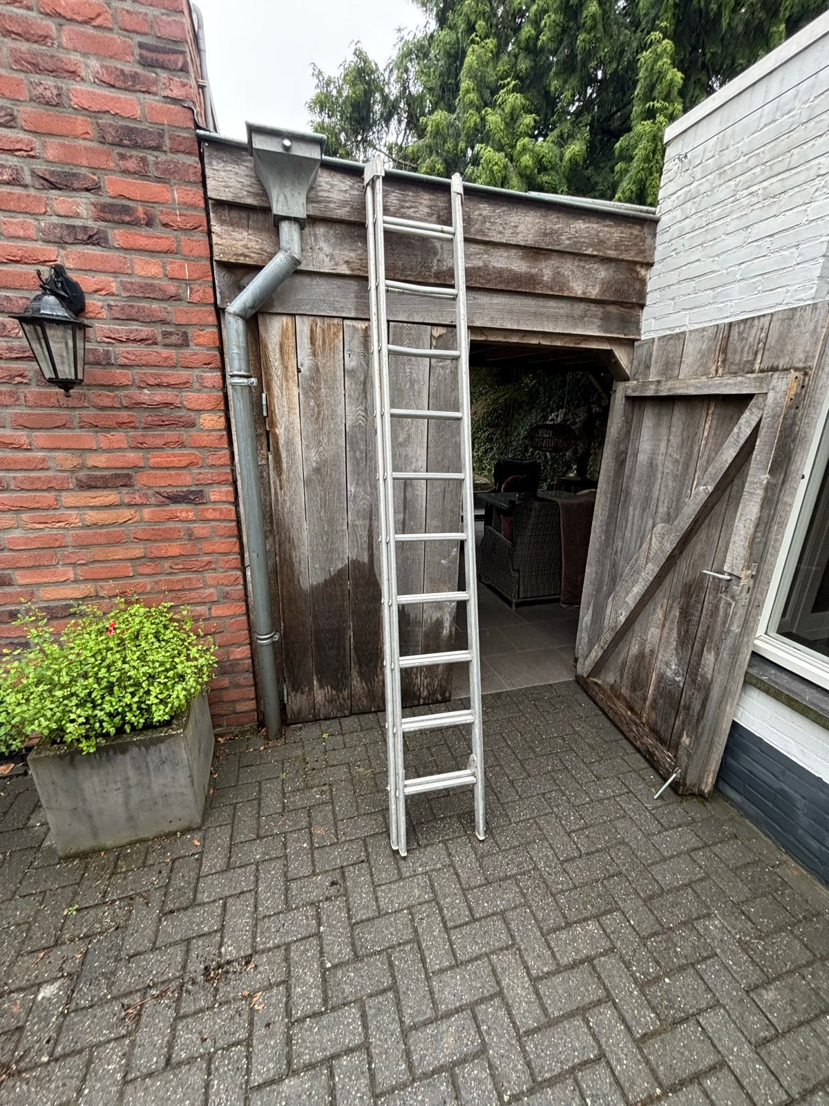 Stevige aluminium ladder - Ideaal voor diverse klussen, Ophalen of Verzenden, Gebruikt, Ladder, 2 tot 4 meter