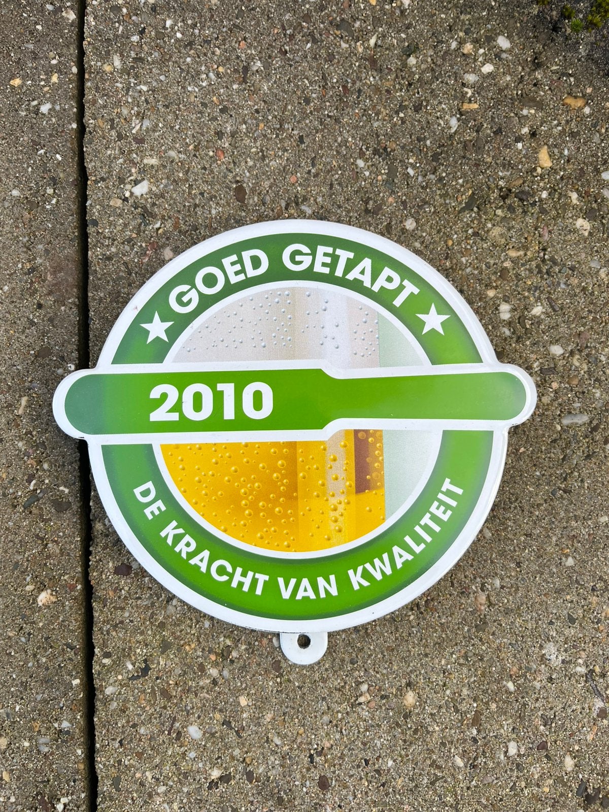 Emaille goed getapt 2010, Verzamelen, Biermerken, Ophalen of Verzenden, Zo goed als nieuw, Glas of Glazen, Overige merken