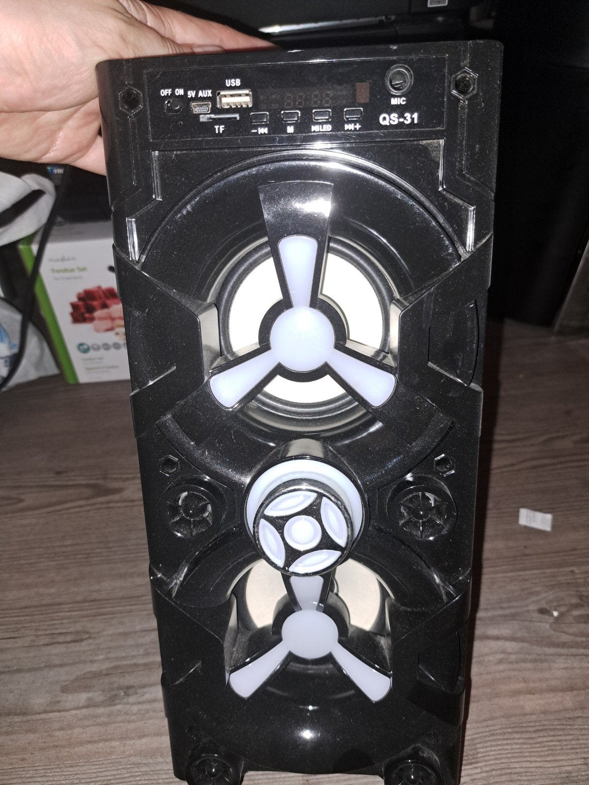 Oude en goedkope speaker met microfoon ingang, Draagbare speaker, Minder dan 60 watt, Ophalen, Overige merken