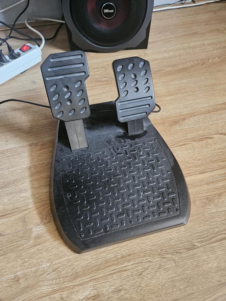 Thrustmaster racestuur en pedalen set, Ophalen of Verzenden, Gebruikt