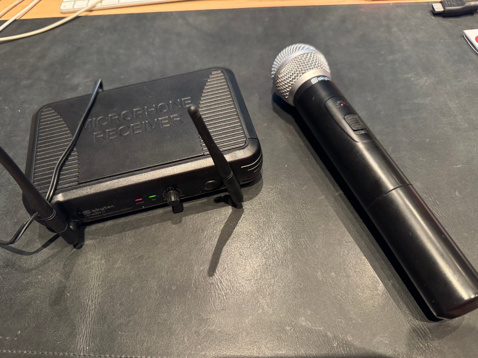 Skytec STWM711 - VHF Microfoon Systeem 1-kanaals, Ophalen of Verzenden, Zo goed als nieuw, Overige typen, Draadloos