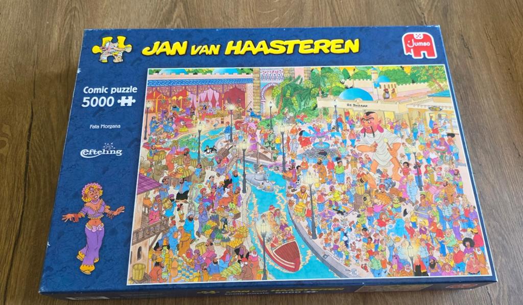 Jan van Haasteren Fata Morgana puzzel + puzzelplaat (5000st), Hobby en Vrije tijd, Denksport en Puzzels, Ophalen, Meer dan 1500 stukjes
