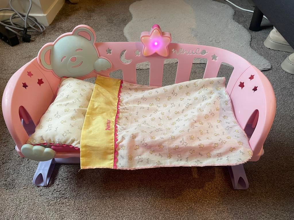 Nenuco poppen bed, Ophalen of Verzenden, Zo goed als nieuw, Babypop