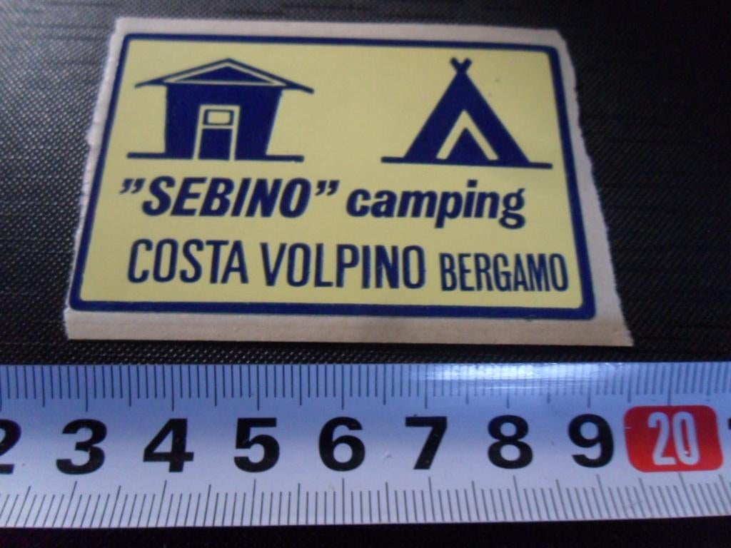 sticker Italië   SEBINO Camping Costa Volpino Bergamo, Verzamelen, Ophalen, Zo goed als nieuw