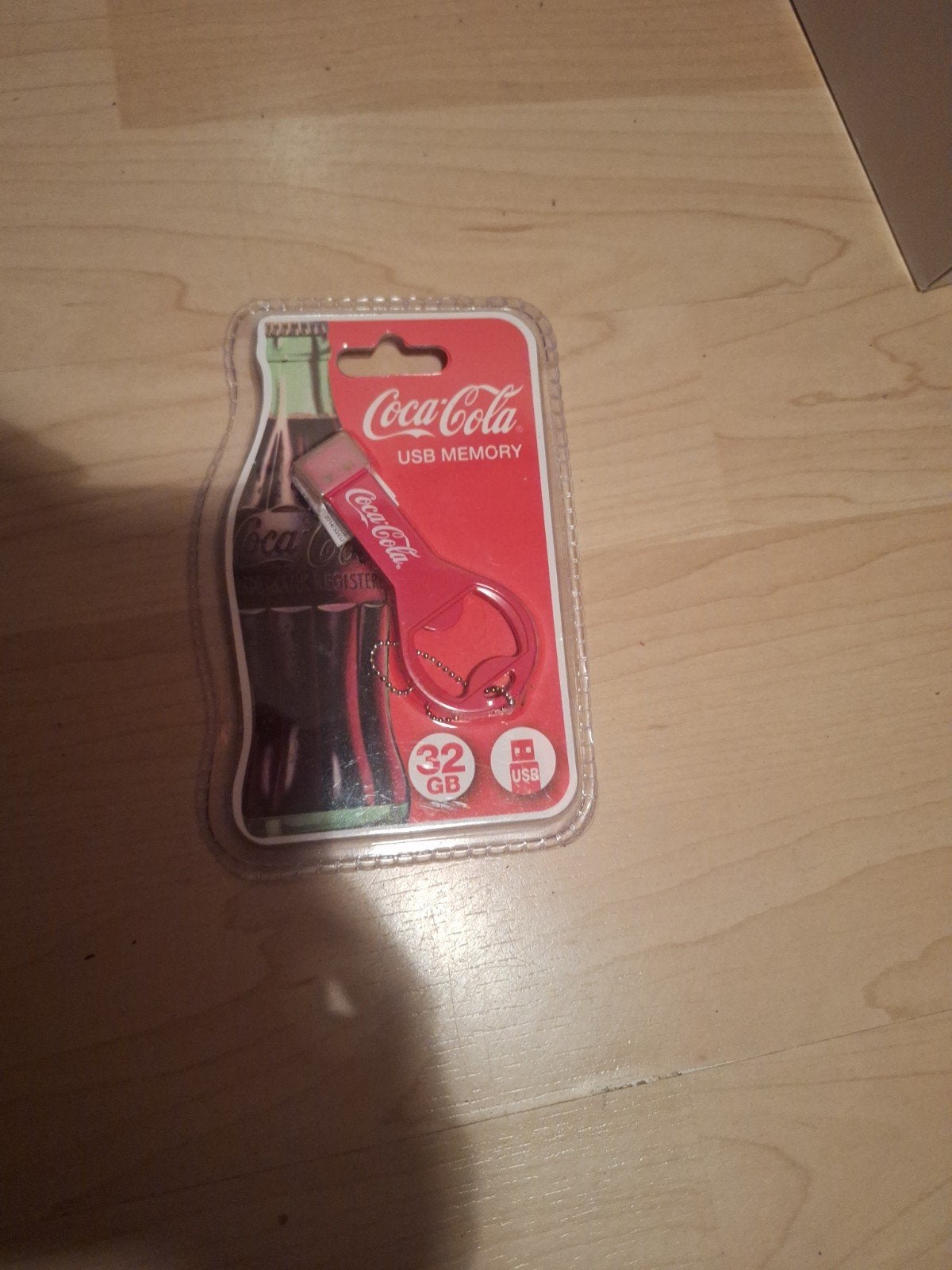 Coca-Cola USB-stick 32 GB - Nieuw in verpakking, Computers en Software, Ophalen, Nieuw, Coca-Cola, 32 GB