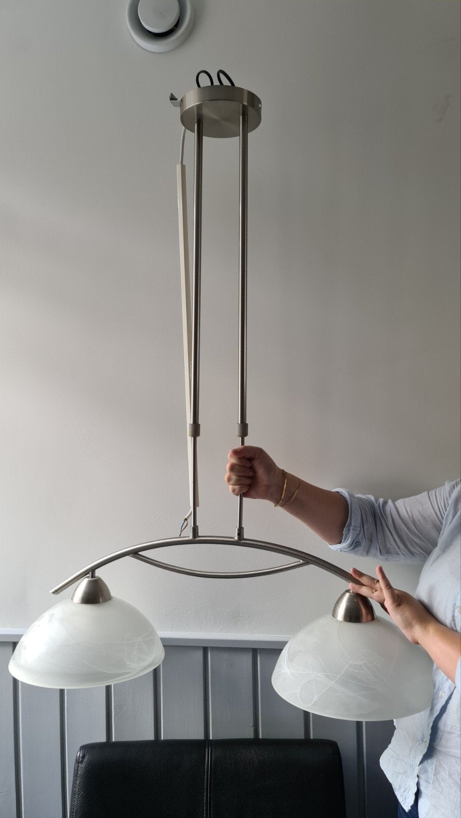 Mooie hanglamp met wit glas in hoogte verstelbaar, Ophalen, Zo goed als nieuw