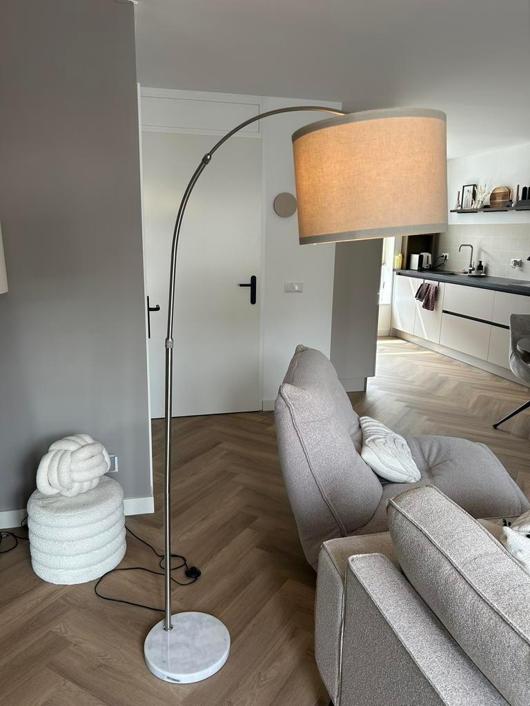 Staande lamp met marmere voet, Ophalen, Zo goed als nieuw, 150 tot 200 cm