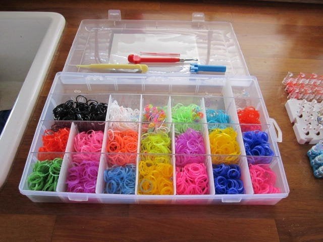 curver armbandjes maken., Ophalen of Verzenden, Zo goed als nieuw, Kunststof, Knutselmateriaal