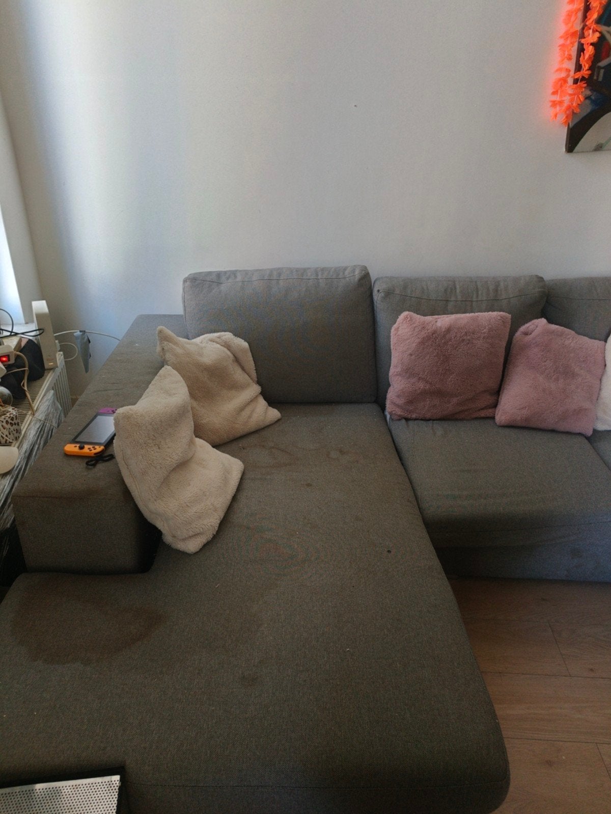 Grote grijze hoekbank met chaise longue, Huis en Inrichting, Banken | Bankstellen, 250 tot 300 cm, Gebruikt, 125 tot 150 cm, Hoekbank