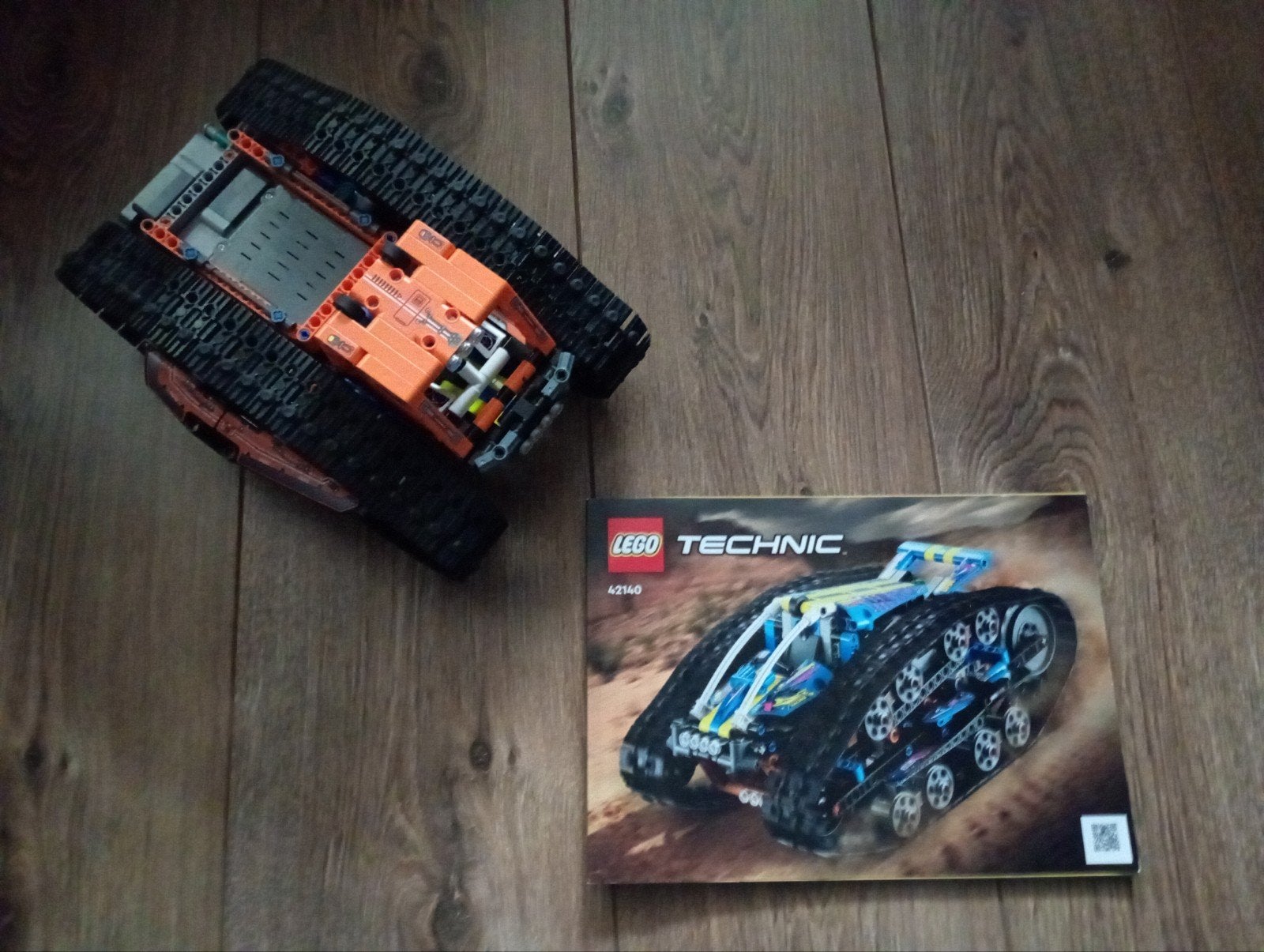 Lego 42140 rupsvoertuig, Lego, Compleet, Ophalen of Verzenden, Zo goed als nieuw