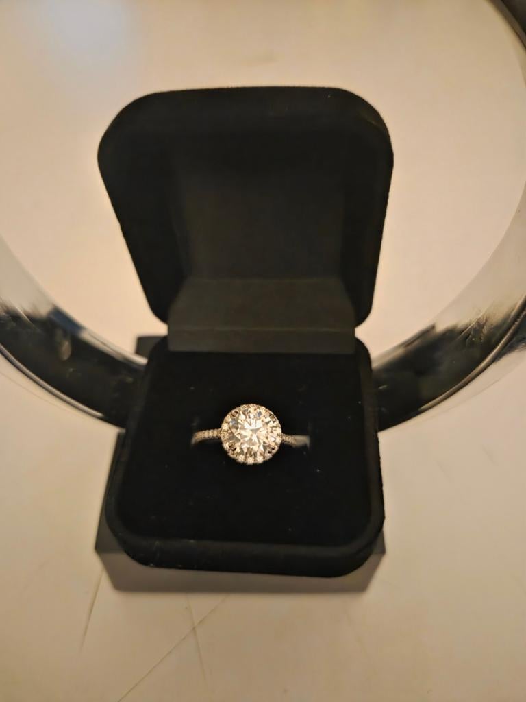 Prachtige entourage ring met diamanten *nieuw*, Nieuw, Ophalen of Verzenden, 17 tot 18, Met edelsteen