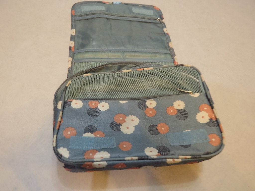 ophangbare toilettas en waszakken van weekeight travel, Verzenden, Gebruikt, Blauw, Dame