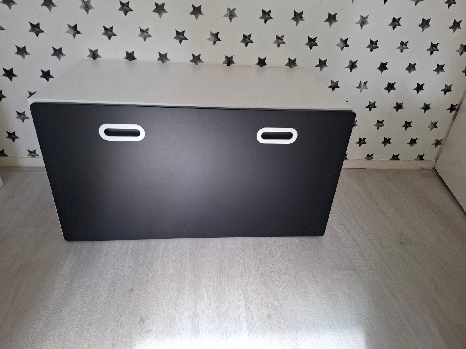 Ikea Speelgoedkist met stoeltje en kussen, knutseltafel, Ophalen, Gebruikt, Overige typen