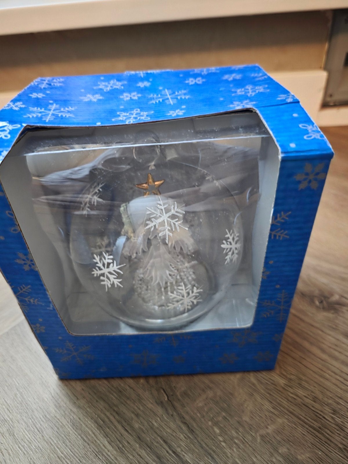 Glazen LED bol met kerstboom, Diversen, Ophalen, Zo goed als nieuw