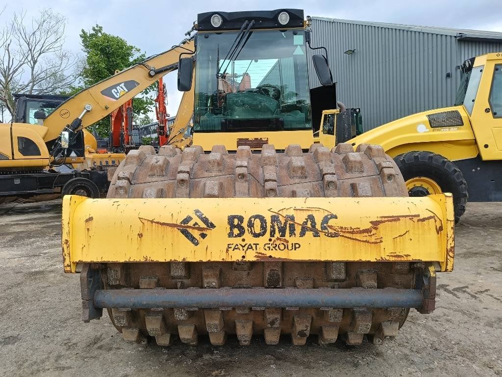 Bomag BW 213 D H-4 i wals schaappoot sheepfoot roller
