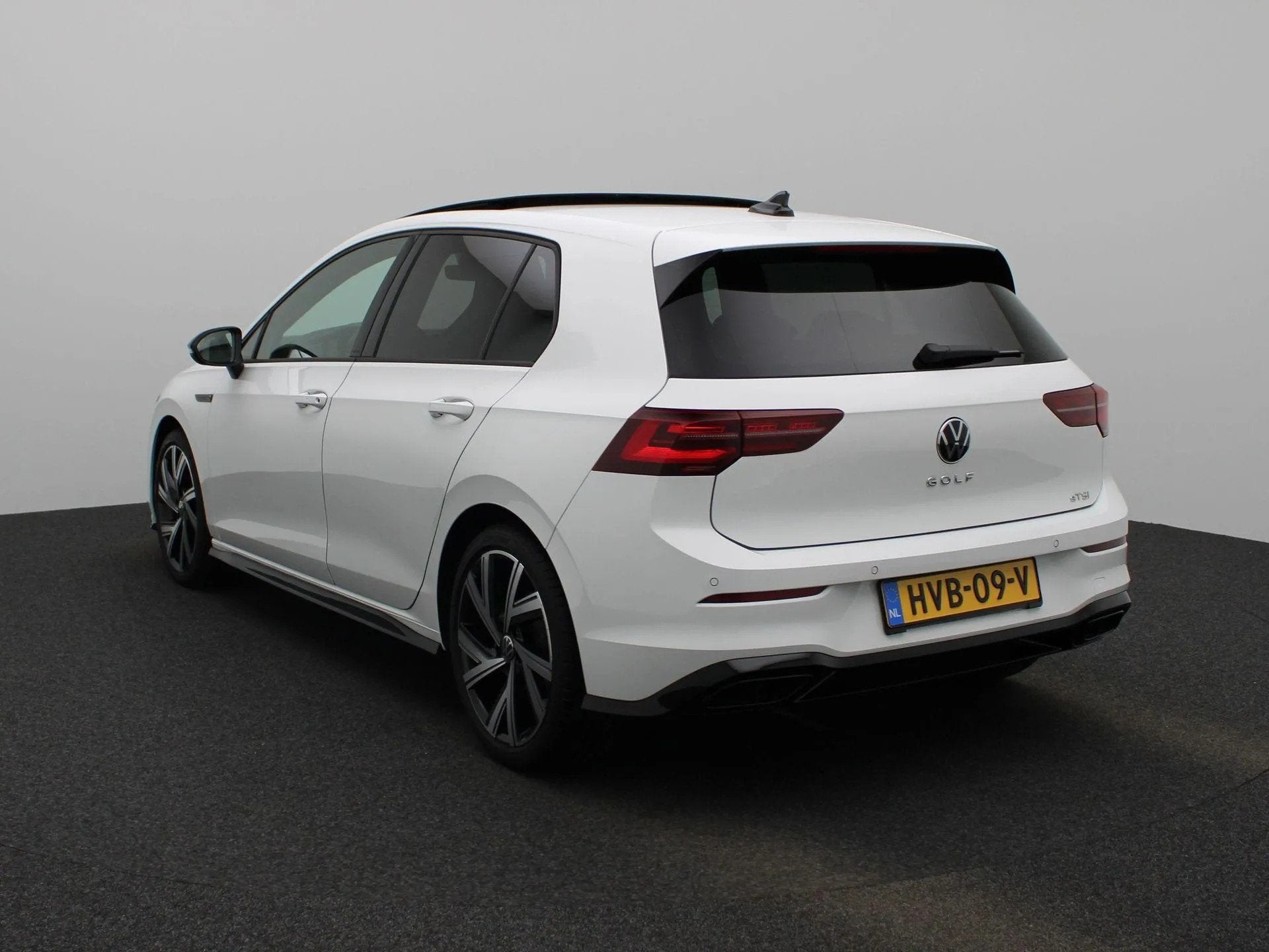 Volkswagen Golf 1.5 eTSI R-Line Business 150 PK (bj 2024), Automaat, 680 kg, Automatische klimaatregeling, 150 pk