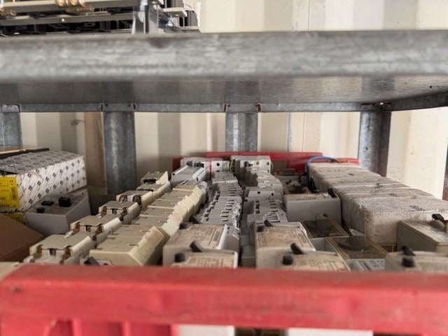 2381. Automaten / Siemens / Hager / Merlin Gerin / Legrand, Ophalen, Zo goed als nieuw