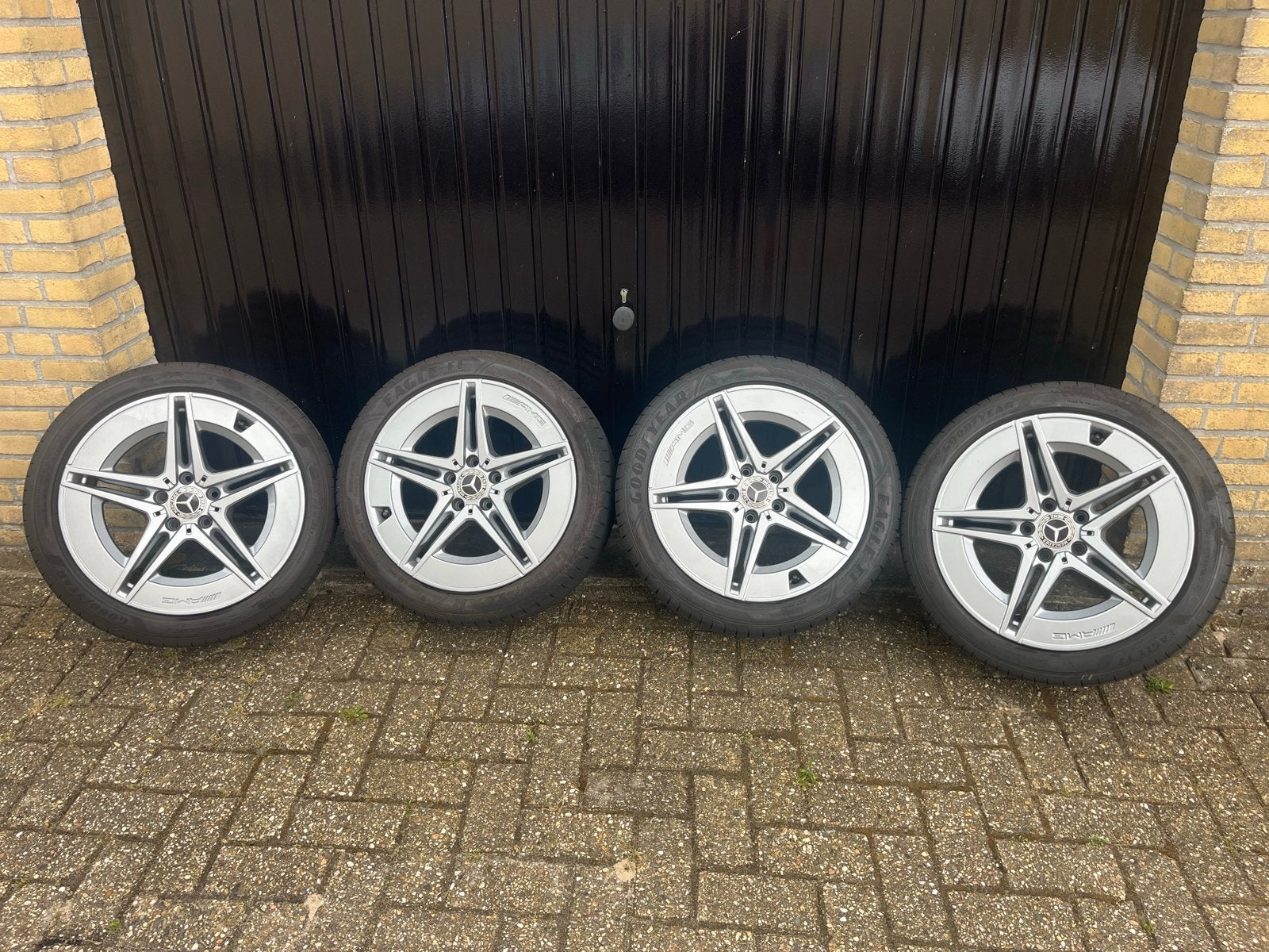 Mercedes-Benz AMG Velgen met Goodyear Zomerbanden, Auto-onderdelen, Banden en Velgen, Ophalen, 18 inch, Gebruikt, Banden en Velgen