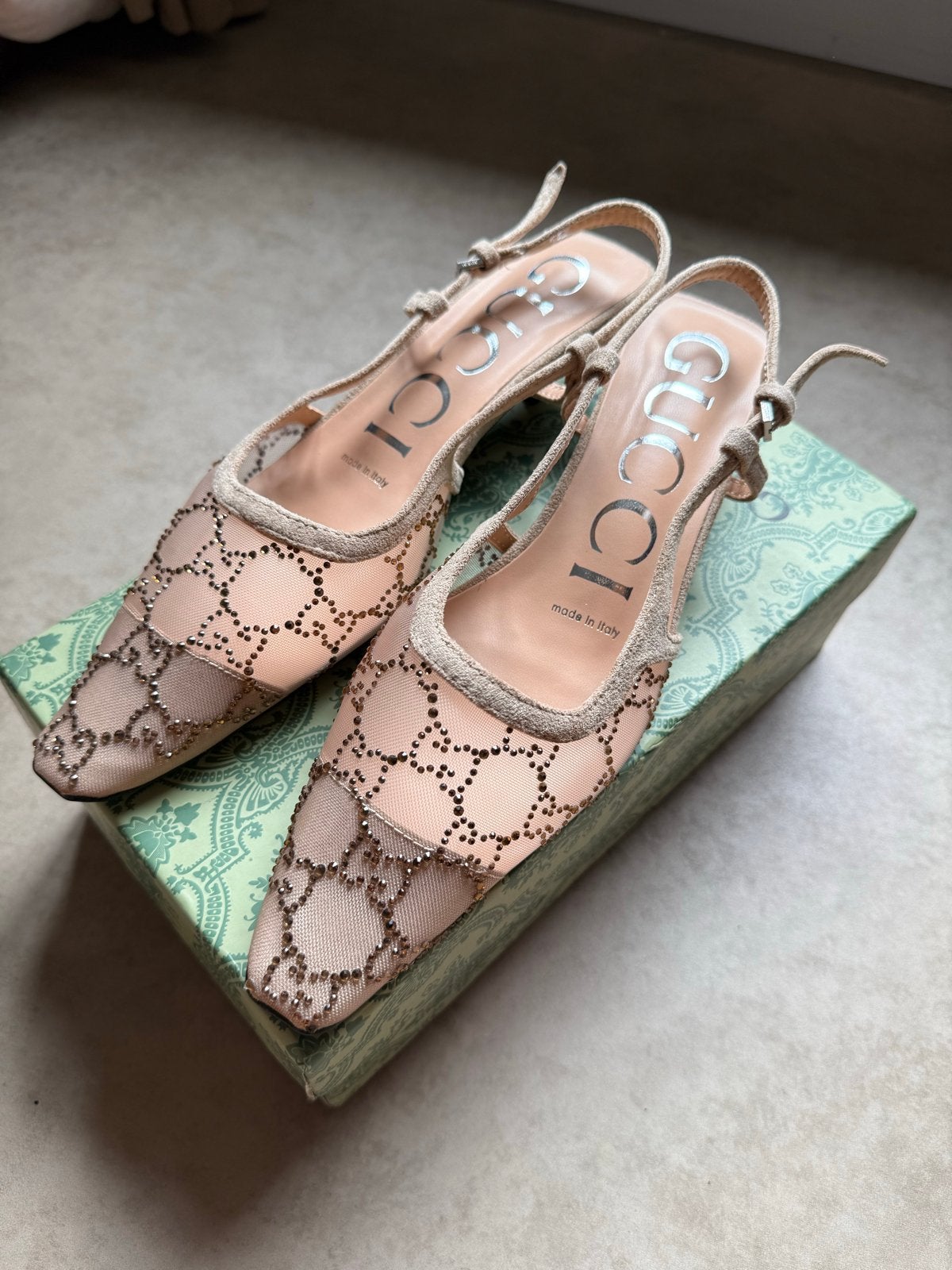 Gucci GG Kitten Heels Strass - Nieuw (Maat 37/38), Ophalen of Verzenden, Nieuw, Beige, Pumps