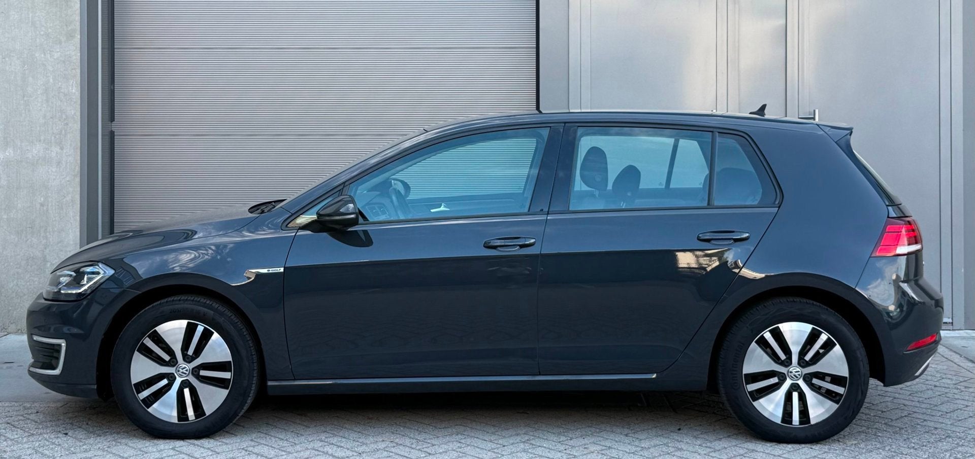 Volkswagen E-Golf E-DITION 2020 Grijs NAP|SOH 91%|APK|LED, Gebruikt, 35 kWh, 230 km, Origineel Nederlands