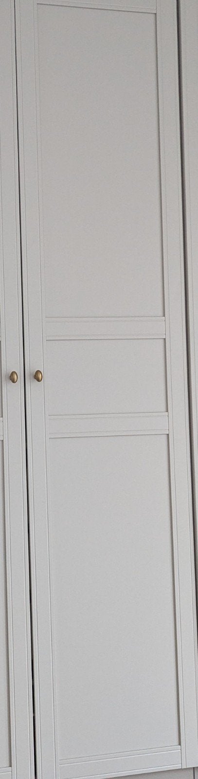 Een beige IKEA Pax Deur met knob, Ophalen, Met deur(en), 200 cm of meer, 150 tot 200 cm
