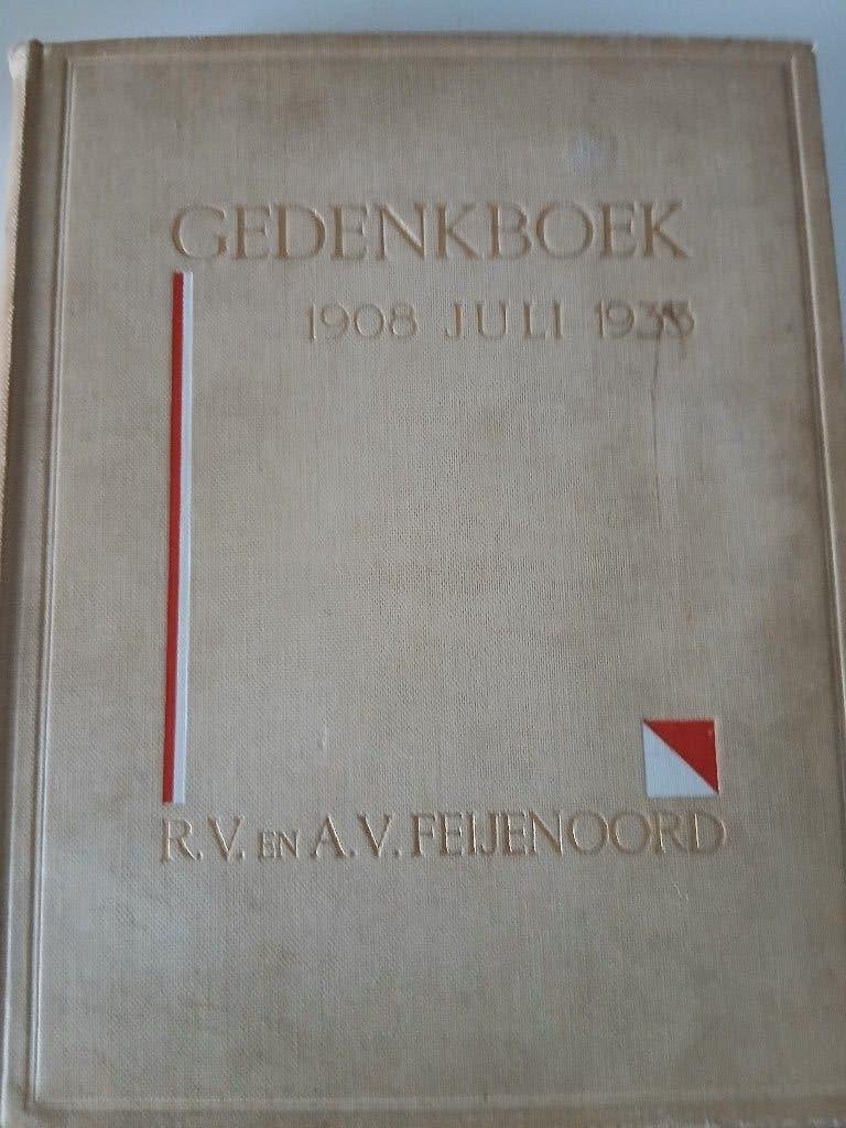 Feyenoord 25 jaar Jubileumboek, Ophalen of Verzenden, Gelezen, Balsport