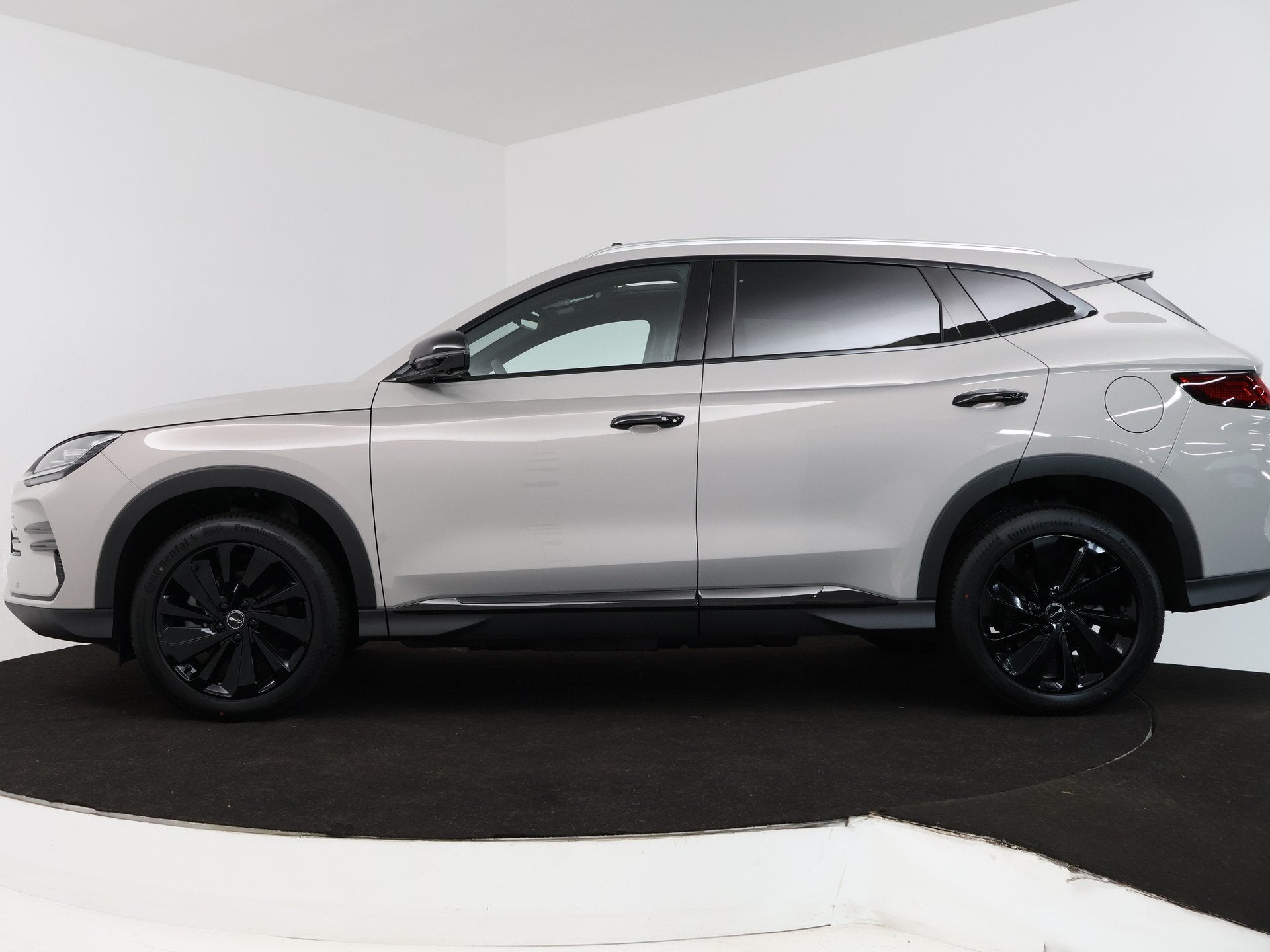 BYD SEAL U 1.5 DM-i FWD Shadowline | Unieke details & echt l, Auto's, 12 maanden, Seal U, 1498 cc, Zwart