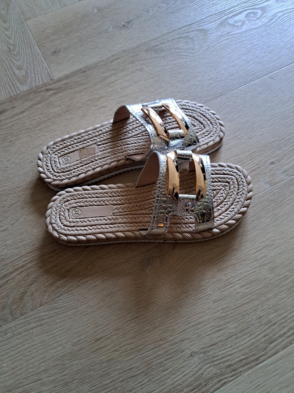 DAMES SLIPPERS NIEUW MAAT 38, Ophalen of Verzenden, Nieuw, Overige kleuren
