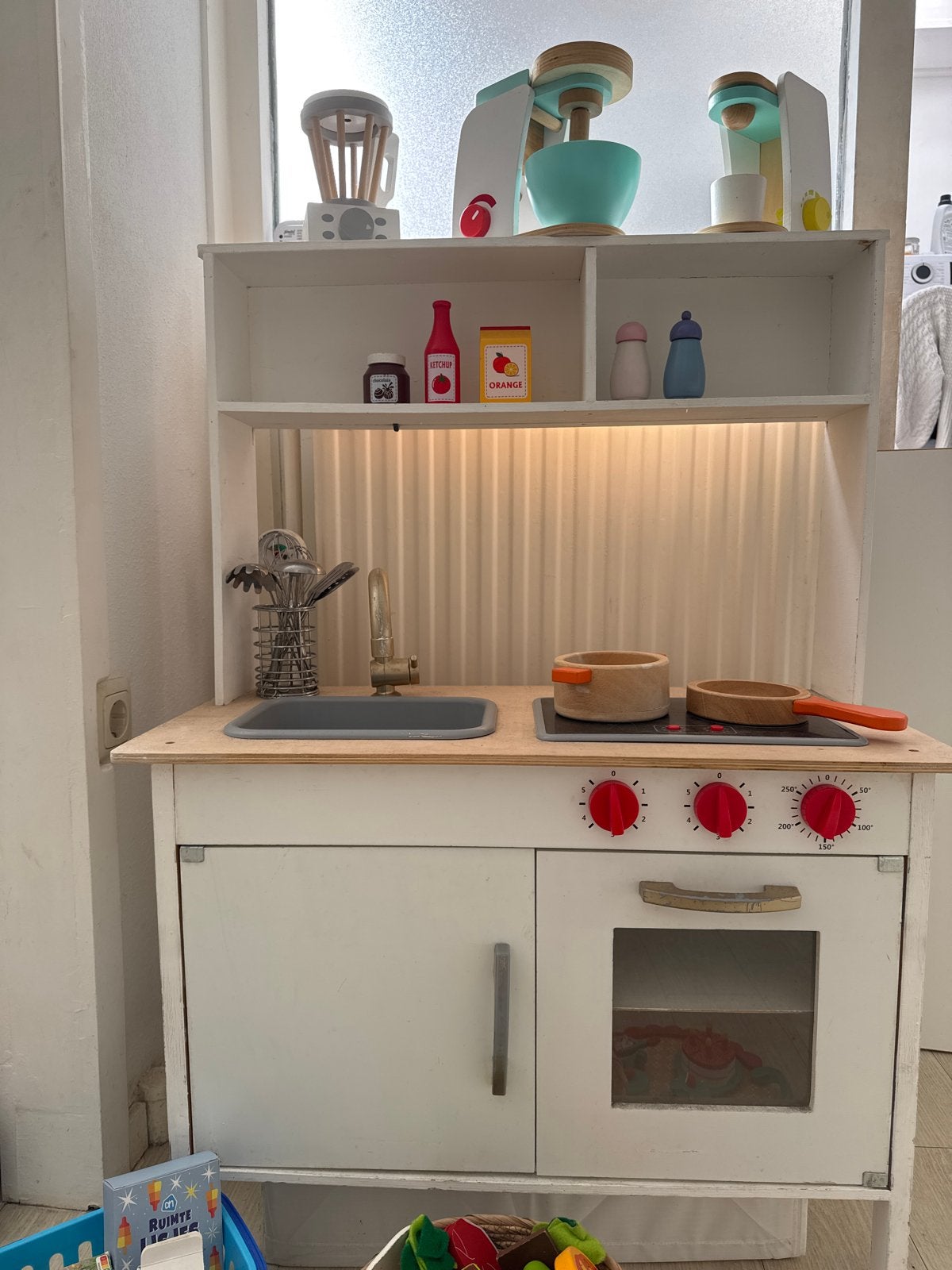 Leuke speelkeuken met uitgebreide accessoires, Kinderen en Baby's, Ophalen, Gebruikt, Ontdekken