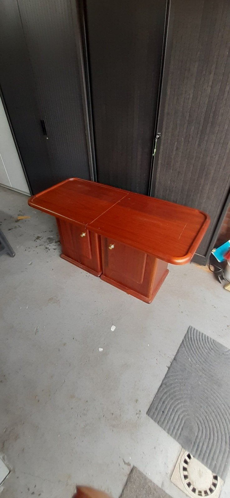 salon tafel voor in boot, Ophalen
