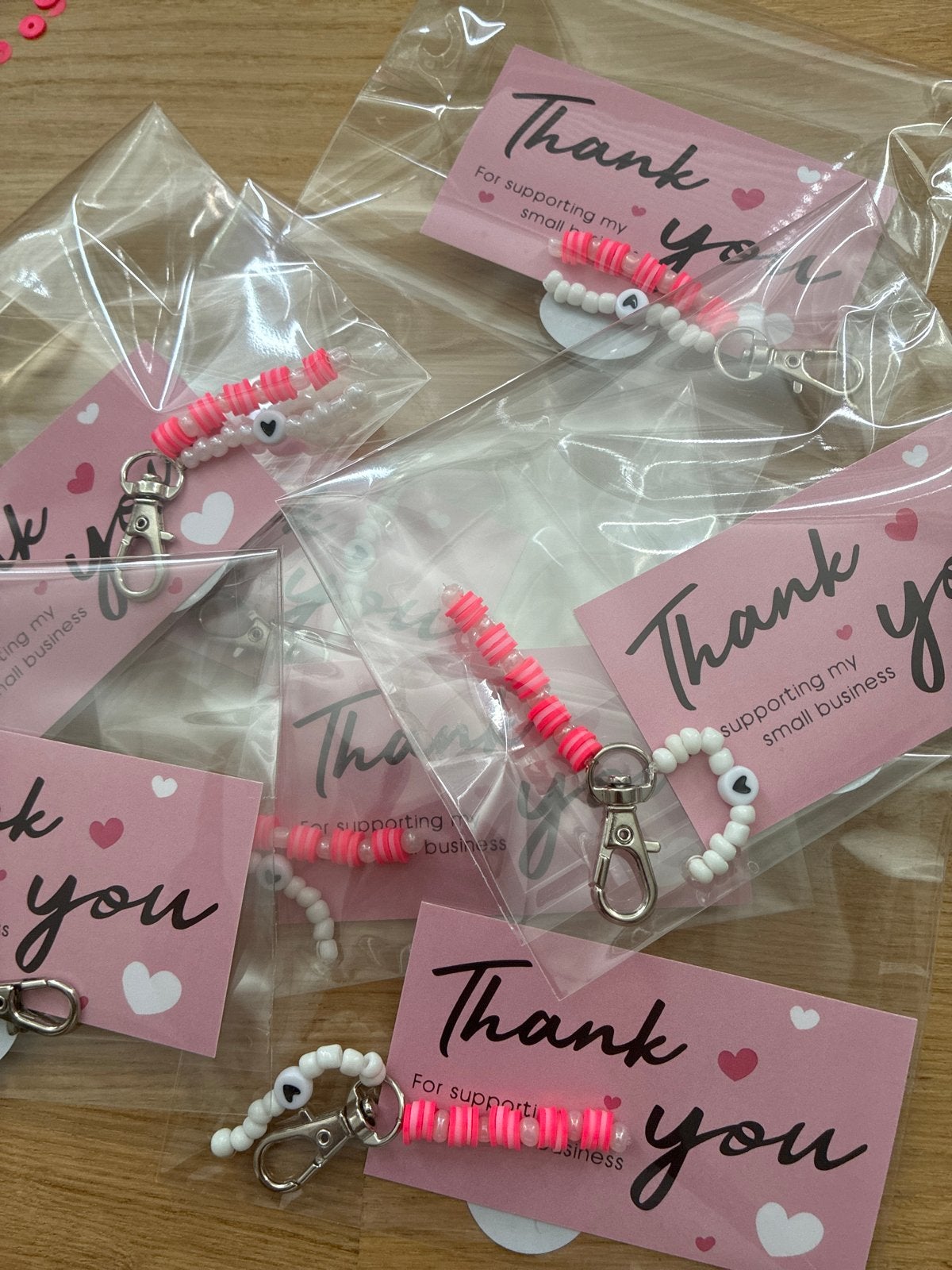 Bedank sleutelhanger met kaartje - Kleinigheidje voor klante, Roze, Handgemaakt, Nieuw, Ophalen of Verzenden