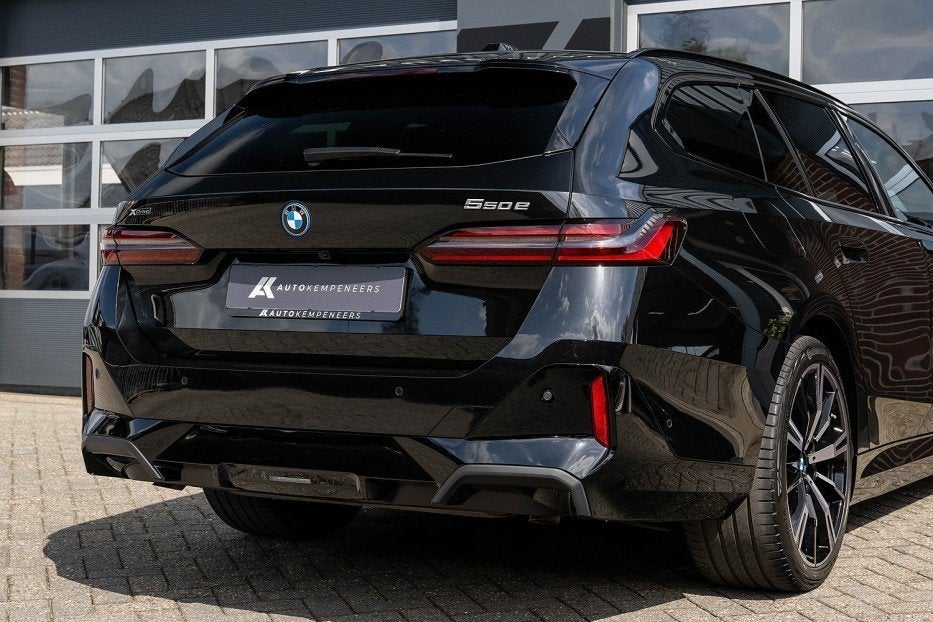 BMW 5 Serie 550e xDrive Touring M Sport Pro | Panorama | Har, Automaat, Gebruikt, Euro 6, Zwart