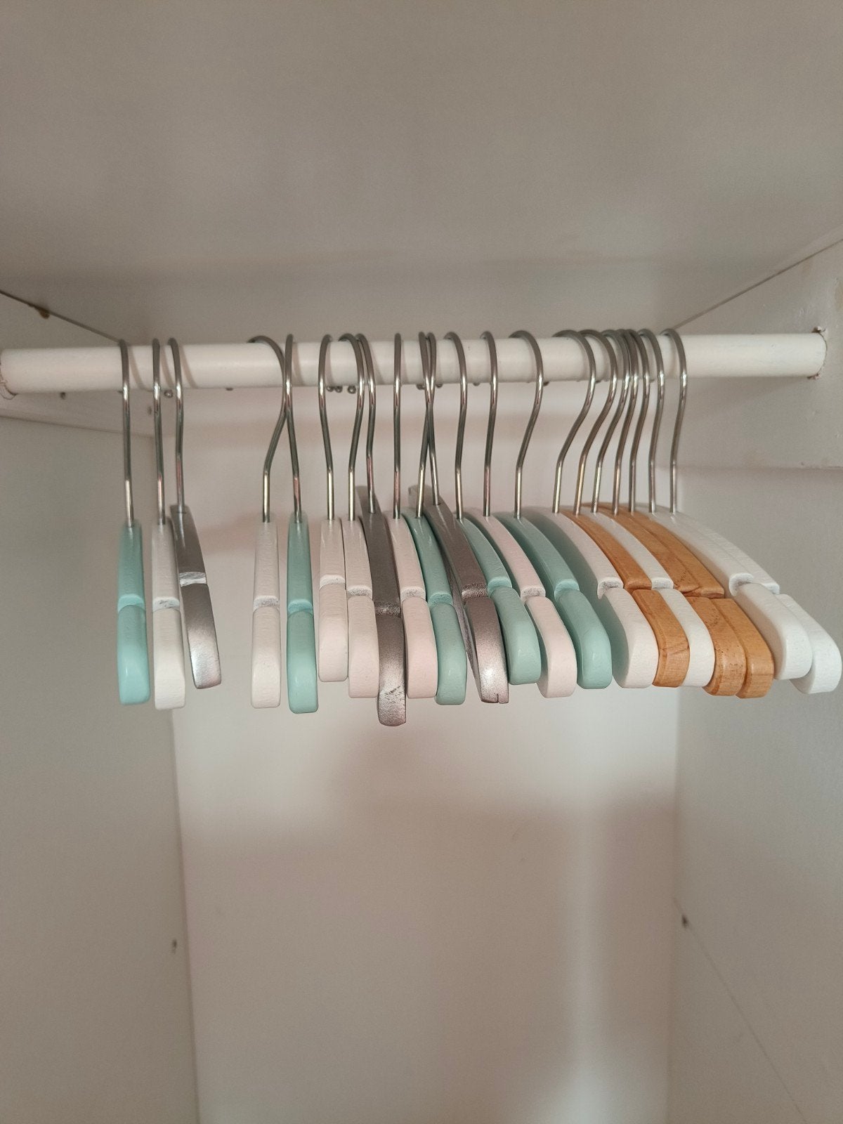 Set van 21 kledinghangers voor baby- en kinderkleding, Ophalen of Verzenden