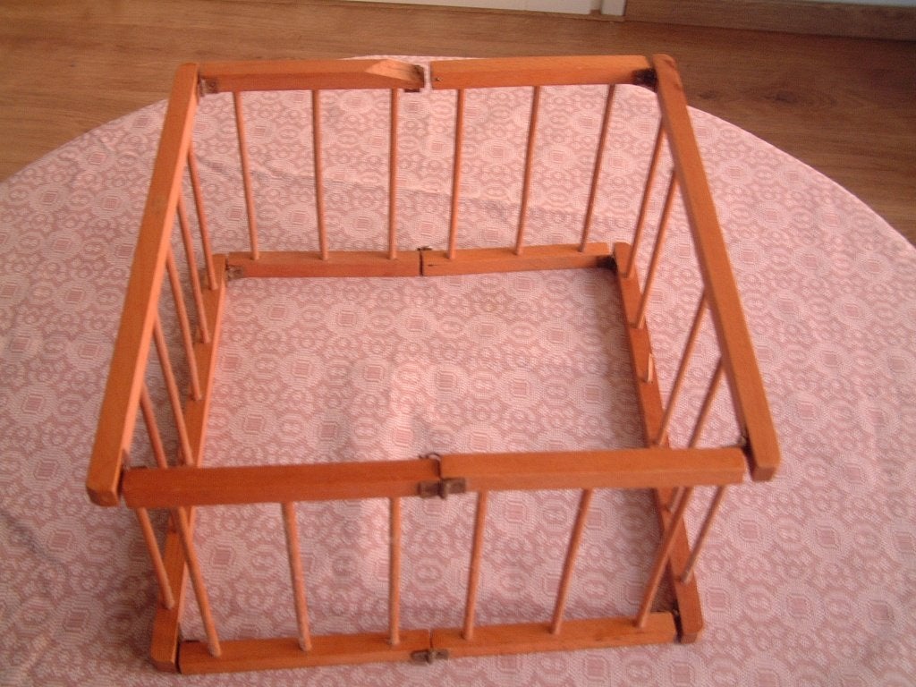 oud jaren 50 houten inklapbaar poppen loophek of box, Ophalen of Verzenden, Gebruikt, Overige typen