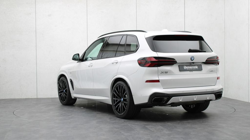 BMW X5 xDrive50e M-Sport Pro | Stoelventilatie | Harman/Kard, 12 maanden, Gebruikt, 2395 kg, Wit
