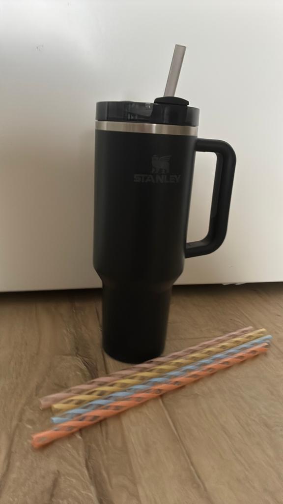 Originele Stanley Tumbler 40oz (Mat Zwart) + Stanley Rietjes, Ophalen, Zo goed als nieuw, Zwart, Stanley