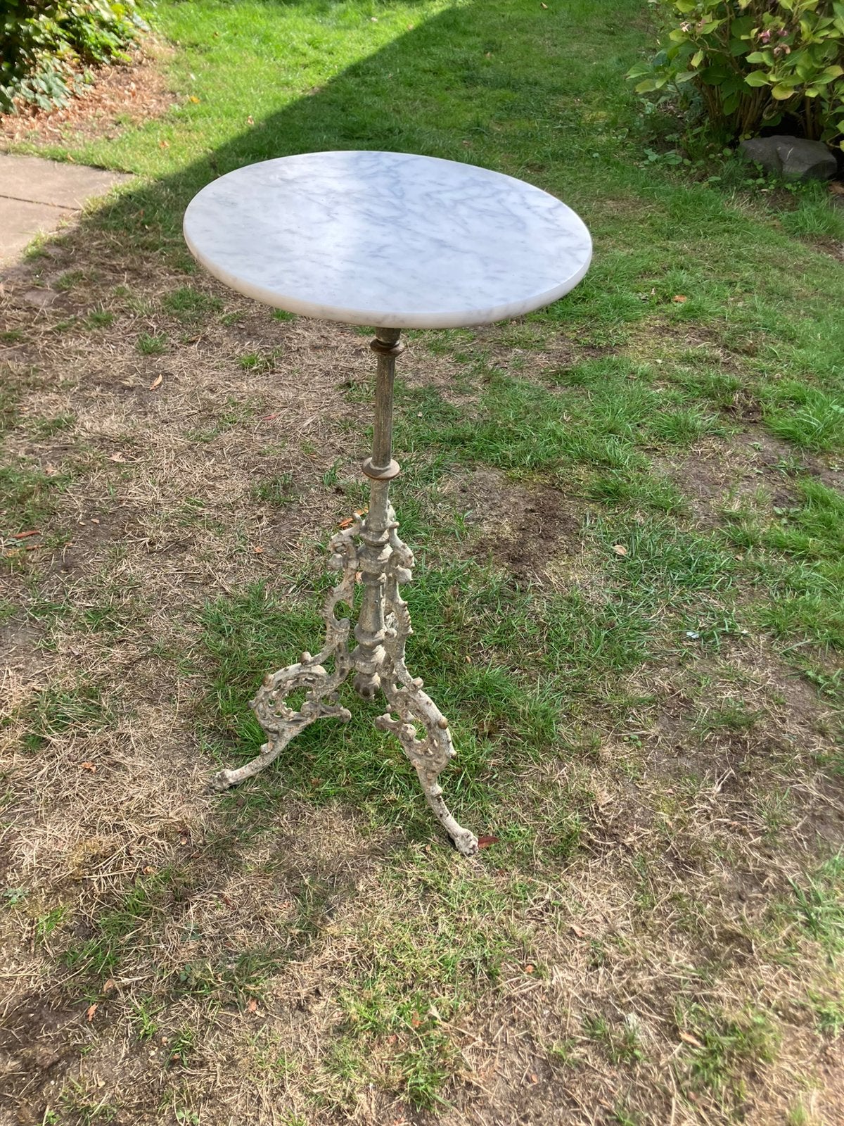 Brocante Hoge Bistrotafel Wit Marmeren Blad Gietijzer 83 cm, Ophalen