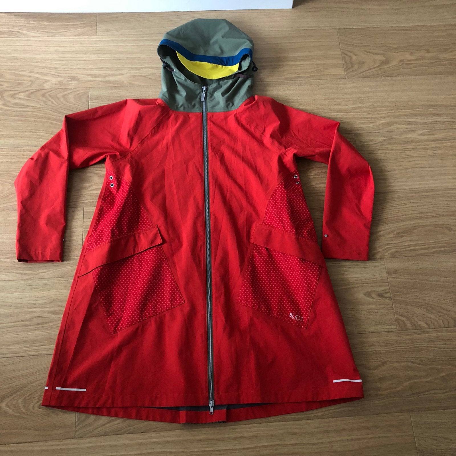 Blaest Coat AMSTERDAM (Rood) regenjas | Maat: M | NWST, Ophalen of Verzenden, Zo goed als nieuw, Bovenkleding